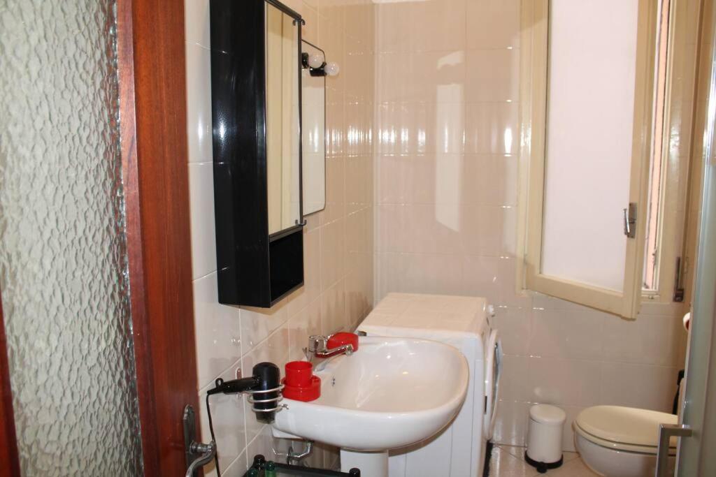 Casa Bilocale In Centro Vicino Stazione Apartment Voghera Exterior foto